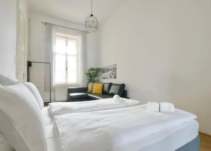Budget By Hi5 - King Street - For Groups Apartament Budapesta